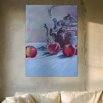 Nectarines met oude theeketel.