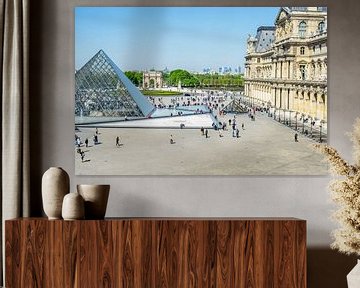 Louvre Piramide Parijs van Patrycja Polechonska
