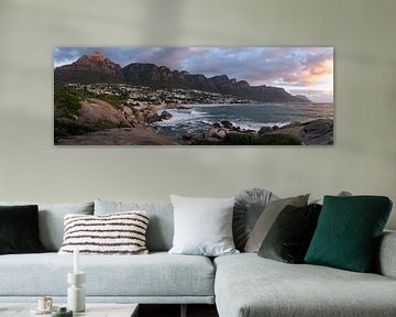Caps Bay zonsondergang in Kaapstad (panorama) van Michiel Dros