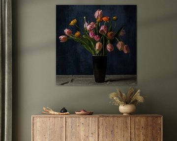 Blumenstrauß mit Tulpen und Ranunkeln von Renee Klein
