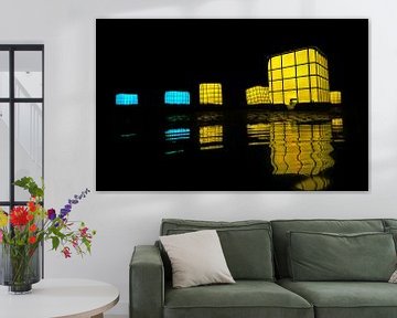 Lumière jaune et bleue d'un cube sur Chihong