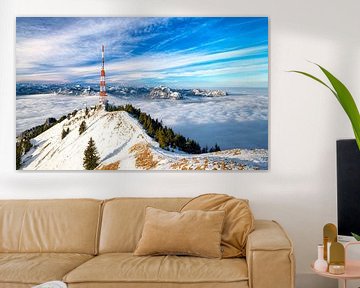 Winterlicher Berggipfel über Wolkenmeer von Andreas Föll