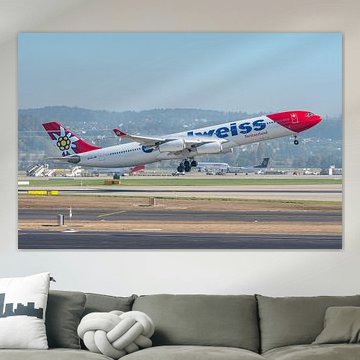 Ein Airbus A340-300 von Edelweiss. von Jaap van den Berg