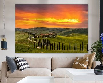 Zonsondergang in Toscane van Ilya Korzelius