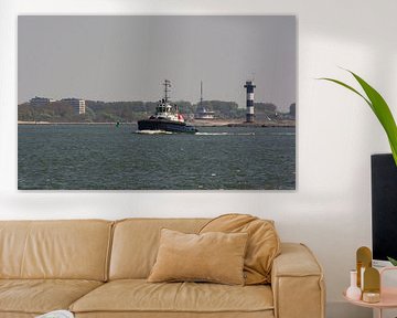 Tug Rotterdam en route to a container ship.