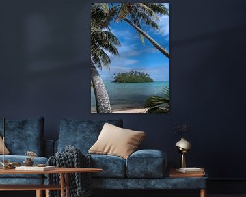 Palmbomen aan zee en tropisch eiland. Cook Islands. van Albert Brunsting