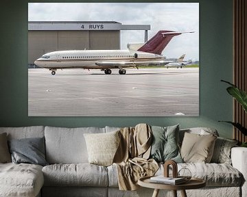 Boeing 727-17 privéjet gespot op Schiphol-Oost. van Jaap van den Berg