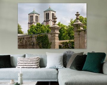 Salzburg - de torens van de Andräkirche gezien vanuit de Mirabell Tuinen van t.ART