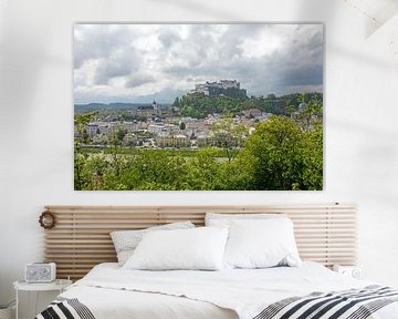 Salzburg - Uitzicht op de oude stad en de vesting Hohensalzburg van t.ART