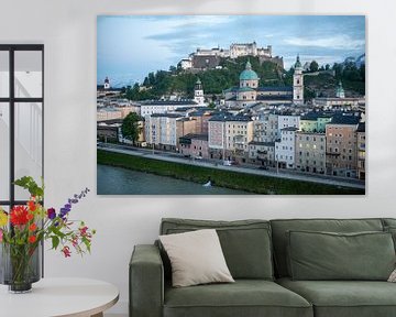 Salzburg - Oude Stad en Hohensalzburg Vesting bij zonsondergang van t.ART