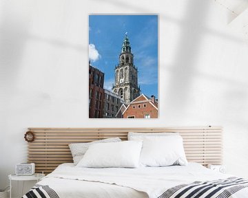 Martinitoren in Groningen torent boven omgeving uit. van Patrick Verhoef