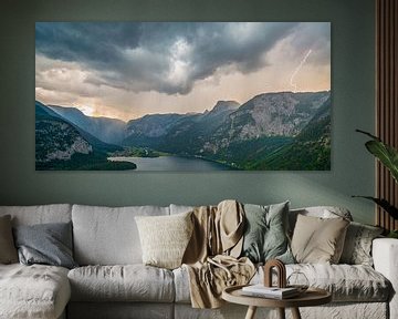 Blikseminslag op een berg in de Oostenrijkse Alpen van Nordic Niels