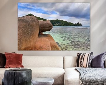 Een strand met rotsen op de Seychellen van MPfoto71