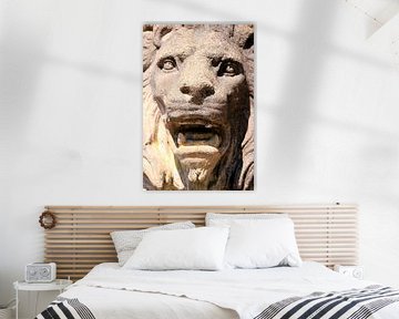 Sculpture art of the head of a lion by Bobsphotography