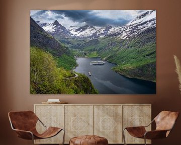 Bateau de croisière dans le Geirangerfjord, Norvège