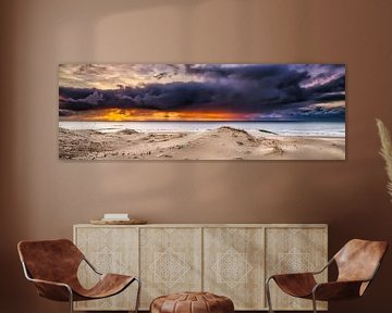 panorama zonsondergang strand en Noordzee van eric van der eijk