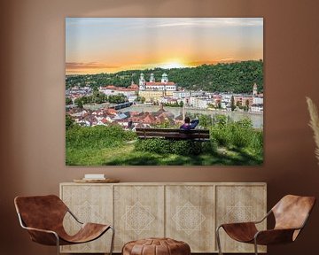 Blick über die Stadt Passau bei Sonnenuntergang von Animaflora PicsStock