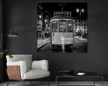 Tram - Lissabon (zwartwit) van Rob van der Pijll