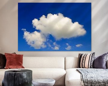 Des nuages dans un ciel bleu sur Sjoerd van der Wal