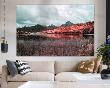 Sereen infrarood landschap met meer met Alpen op achtergrond van Hidden Light Gallery