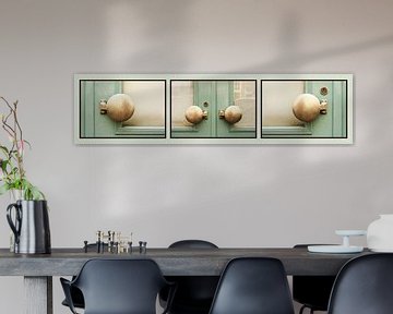 TriptychonKlassische Türknäufe. von Alie Ekkelenkamp